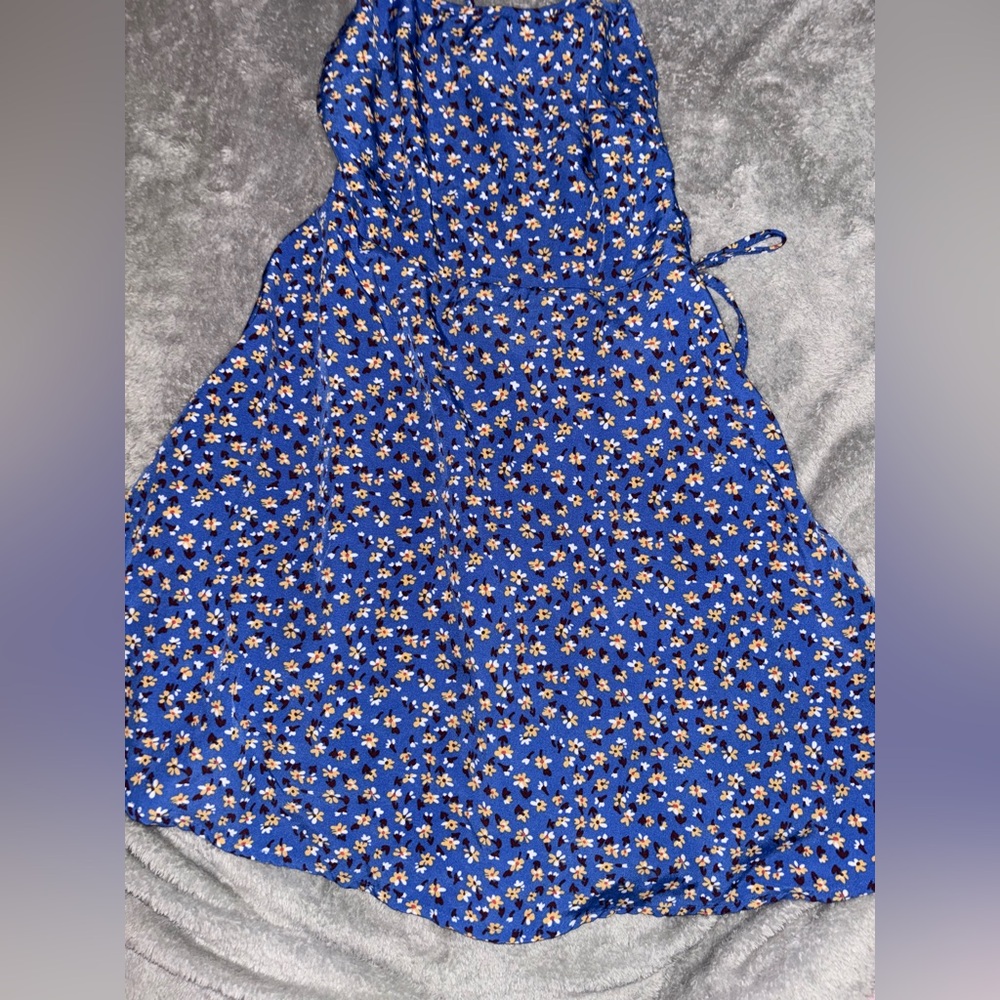 SHEIN size Xs juniors sundress blue with flower’s spaghetti straps